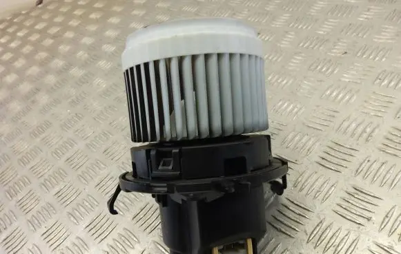Renault Captur Heater fan/blower 5R5833500
