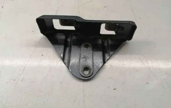 Headlight/headlamp mounting bracket