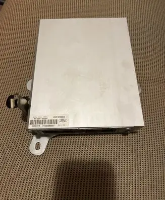 Ford Mustang V Sound amplifier
