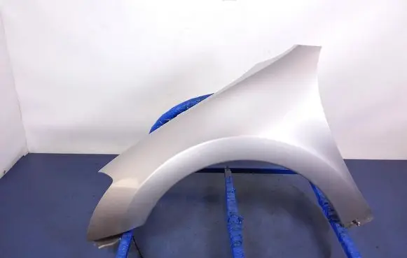 Nissan Maxima A34 Fender 