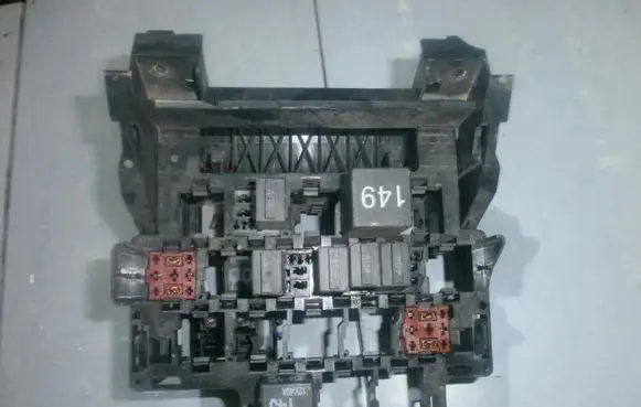 Ford Galaxy Fuse box set 7m4937499 ym21148323ca