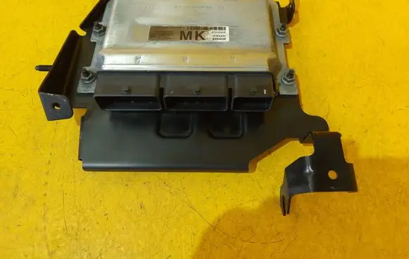 Renault Zoe Engine control unit/module 237D40400R 237D40399R