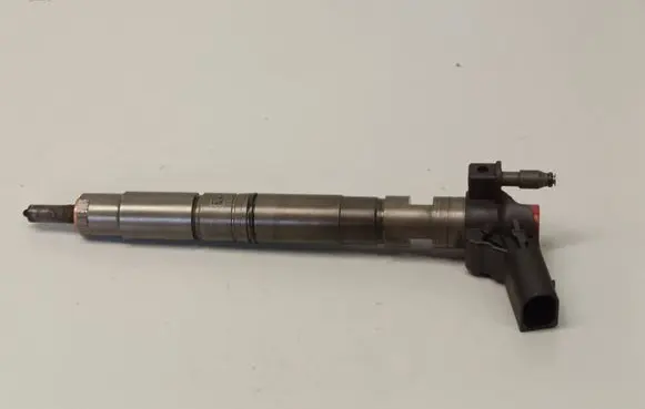 Volkswagen PASSAT B6 Fuel injector 03L130277 0445116030