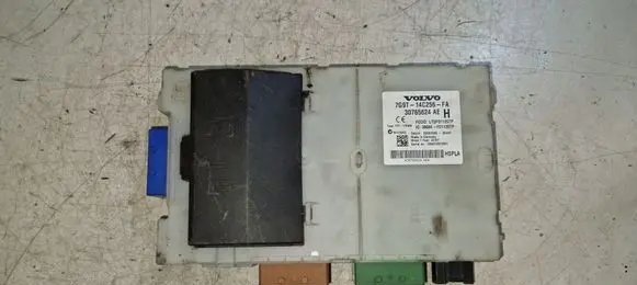 Volvo XC70 Fuse module 30765624AE