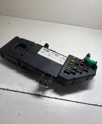 Opel Vectra C Fuse module 13181984 13168781 460023260