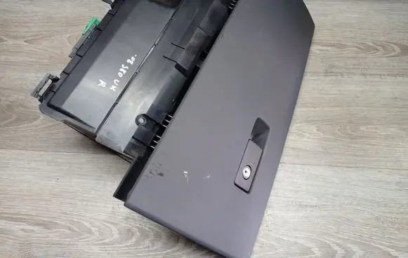Volvo S80 Glove box 39996886 30676279