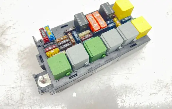 Mercedes-Benz ML W164 Fuse box set A1645403472