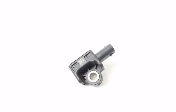 Infiniti Q30 Airbag deployment crash/impact sensor A1668210151