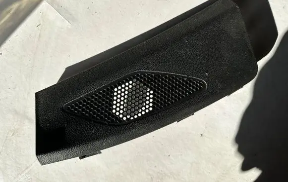 Side speaker trim/cover