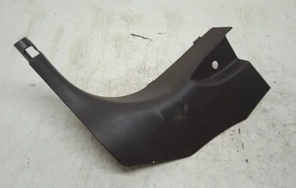 Foot area side trim