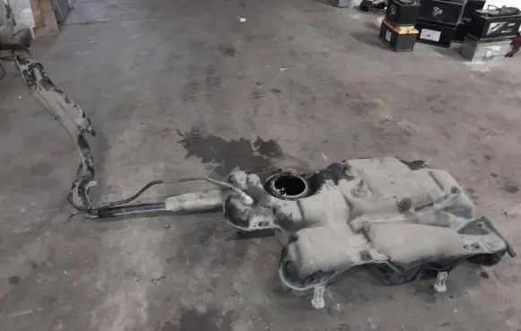 Peugeot Expert Fuel tank 9811262880