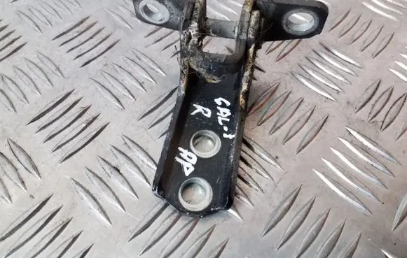 Mitsubishi ASX Rear door lower hinge