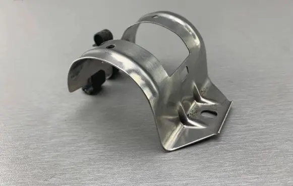 BMW 3 E46 Fuel filter bracket/mount holder 13321435583 1435583