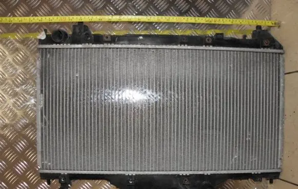 Toyota Avensis T220 Coolant radiator
