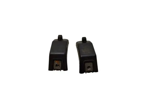 Rear bumper mounting bracket