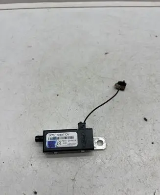 Ford Focus Aerial antenna amplifier JX7T18C847CA 20190116 FM2REAR