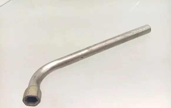 Volkswagen Polo Wheel nut wrench 171012219A