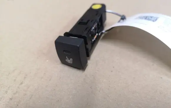 KIA Sorento Seat heating switch 621W05010 202002962