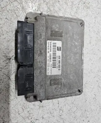 Skoda Fabia Mk1 (6Y) Engine control unit/module 03E906033D 5WP4012105