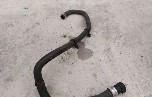 Peugeot 308 Engine coolant pipe/hose