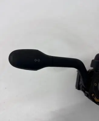 Wiper turn signal indicator stalk/switch
