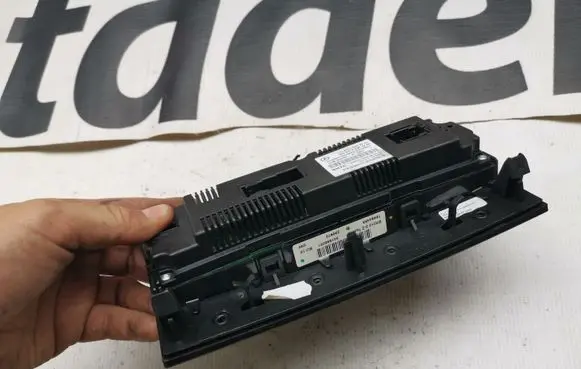 Mercedes-Benz E W212 Climate control unit A2129004907 2129004907