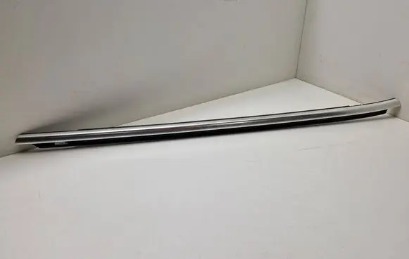 BMW 2 Active Tourer U06 Rear door glass trim molding 8496339