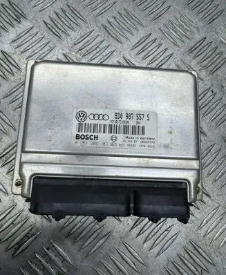 Audi A4 S4 B5 8D Engine control unit/module 8D0907557S 26SA4770 0261204183