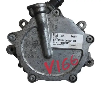Mercedes-Benz A W176 Vacuum pump A1331800401