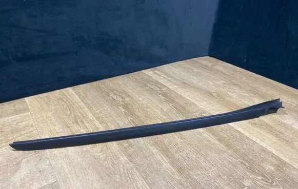 BMW M4 G82 G83 Windshield trim 7475010