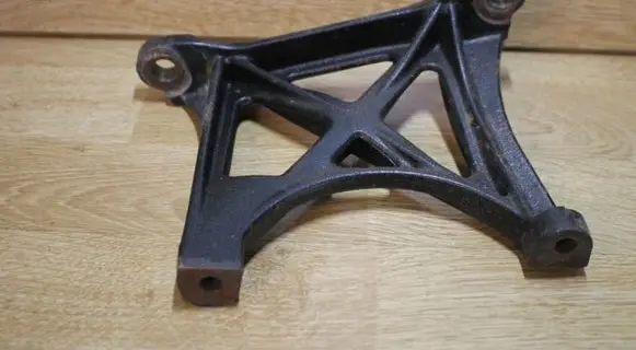 Toyota Avensis T250 A/C compressor mount bracket 17118-0G010