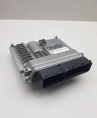 Volkswagen Golf VII Engine control unit/module 04L907445E 22005001