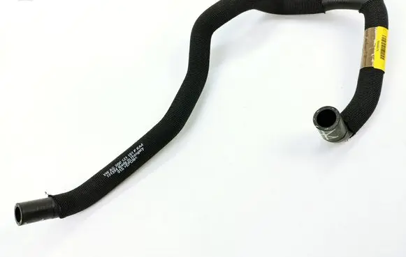 Volkswagen PASSAT B8 Engine coolant pipe/hose 3Q0121101F
