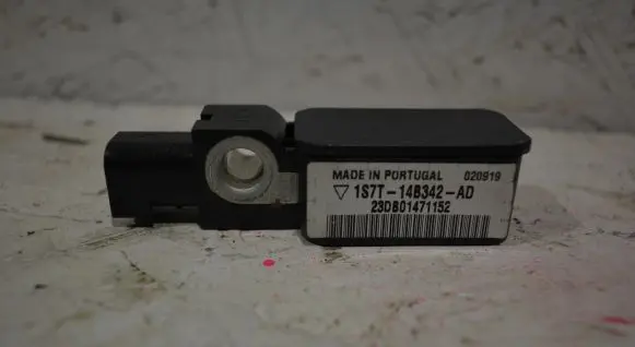 Ford Mondeo Mk III Airbag deployment crash/impact sensor 1S7T14B342AD