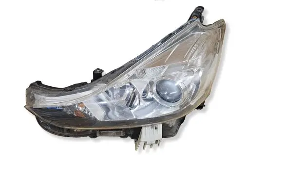 Toyota Prius+ (ZVW40) Headlight/headlamp 8115047641