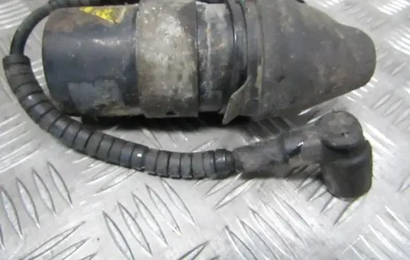 BMW 7 E32 High voltage ignition coil 0221118335