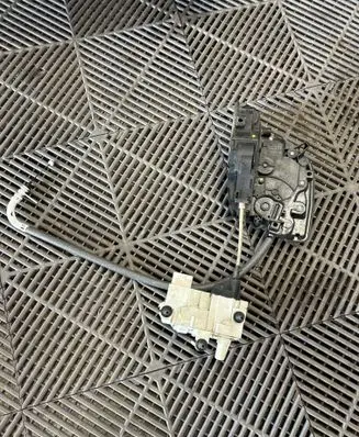 BMW 7 G11 G12 Front door soft close latching motor 2581894