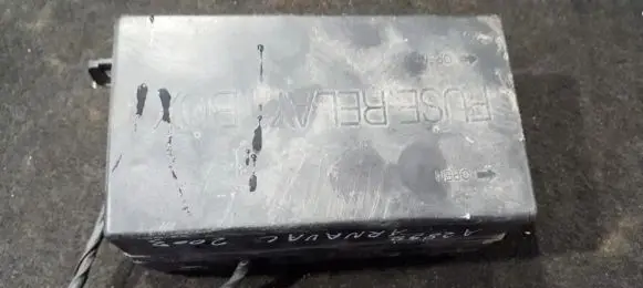 KIA Carnival Fuse box set