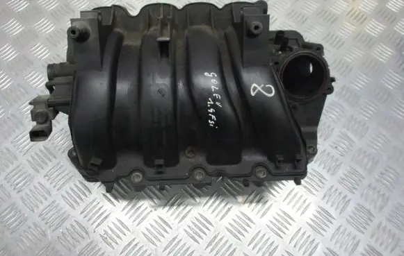 Volkswagen Golf IV Intake manifold 03C129711E