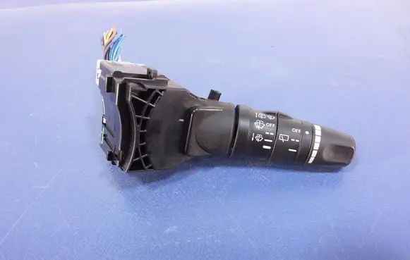 Nissan Primera Wiper turn signal indicator stalk/switch 25260AV615