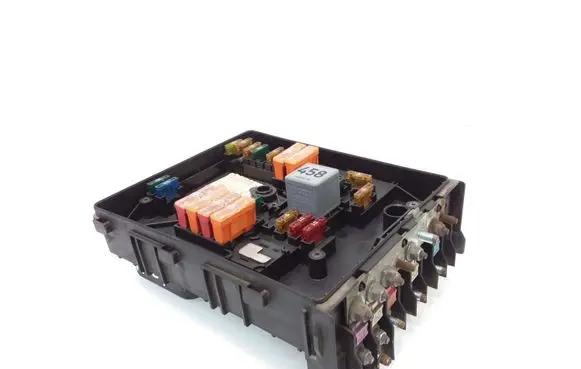 Volkswagen Jetta V Fuse module 1K0937125