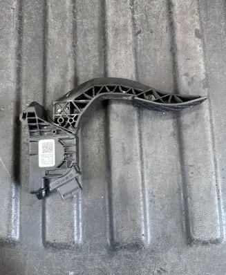 Audi A4 S4 B9 8W Accelerator throttle pedal 8W1723523A 6PV01164203