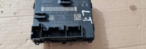 Audi Q3 F3 Door control unit/module 5Q0959595L