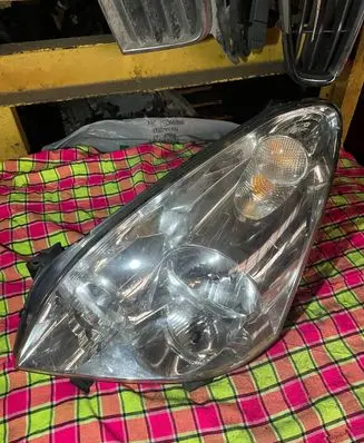 Toyota Corolla Verso AR10 Headlight/headlamp