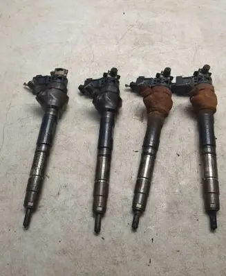 Seat Leon (5F) Fuel injectors set 0445110473