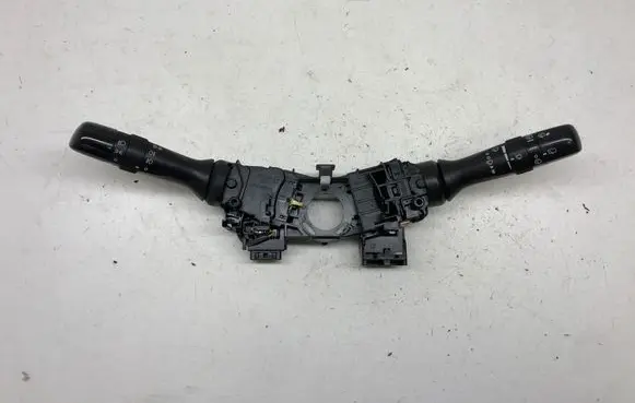 Toyota Avensis T270 Wiper turn signal indicator stalk/switch 17F144 173832