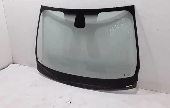 Renault Megane III Front windscreen/windshield window 727129203R