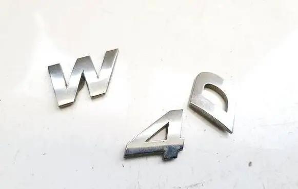 Hyundai Santa Fe Manufacturer badge logo/emblem 
