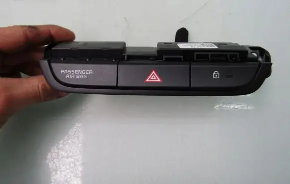 KIA Xceed Hazard light switch 93600J7900