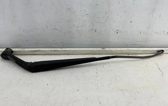 Mitsubishi Colt Front wiper blade arm
